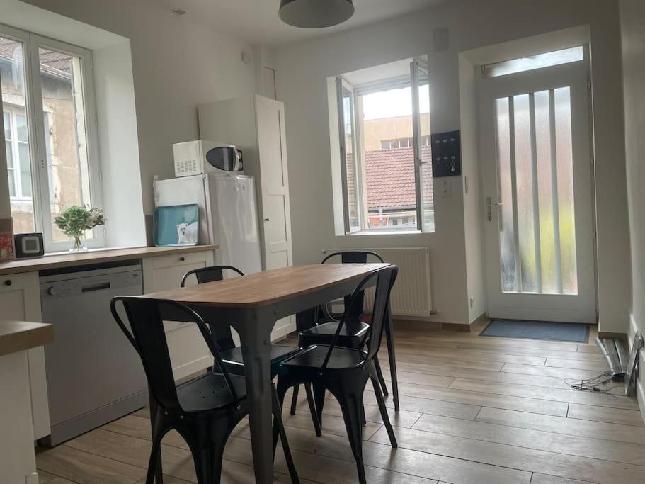 Agreable Gite Au Coeur Du Centre Ville 4 Personnes Шаньи Экстерьер фото