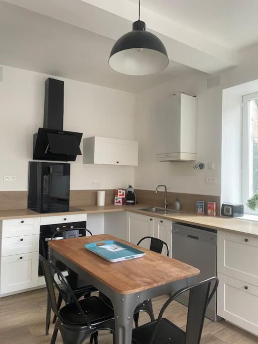 Agreable Gite Au Coeur Du Centre Ville 4 Personnes Шаньи Экстерьер фото